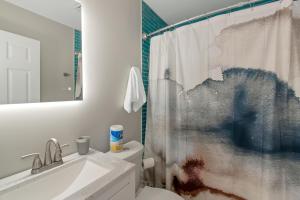 Ένα μπάνιο στο 76 Macon Place +33 φωτογραφίες