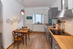 Dapur atau dapur kecil di Altstadt Residenz Wohnung 2