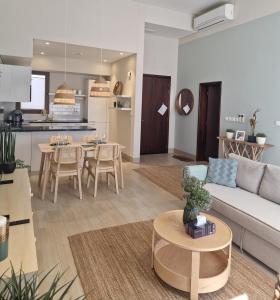 Η κουζίνα ή μικρή κουζίνα στο Beach Villa mit Privatpool, Dachterrasse