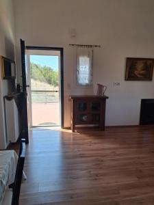 Μια τηλεόραση ή/και κέντρο ψυχαγωγίας στο La Rosa +12 φωτογραφίες