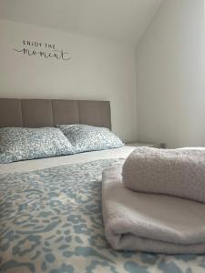 Postel nebo postele na pokoji v ubytování Tara Nest + 26 fotografií