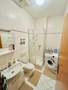 Ένα μπάνιο στο Gemütliches Altbauapartment I