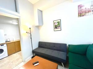 Η κουζίνα ή μικρή κουζίνα στο Delta Suites 6 Nicosia