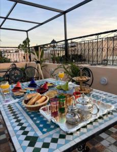 Mâncare la sau în apropiere de acest riad