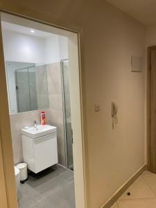 Φωτογραφία από το άλμπουμ του Elite Studio at Loxwood σε Accra