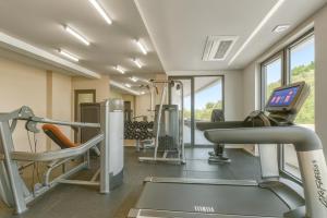Fitness centrum a/nebo fitness zařízení v ubytování Bellemond Hotel & Residences