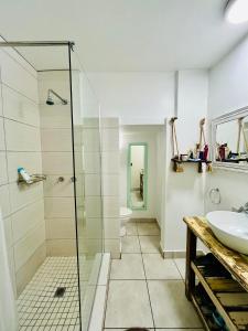 Ένα μπάνιο στο Cozy Stylish Studio in Cape Town