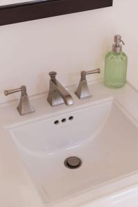 Billede fra billedgalleriet på Mid-Century Modern Hillside Escape With Dome and Views i Los Angeles