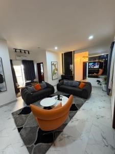 Gallery image of Luxurious fully furnished 3 bedroom apartment in Ikate