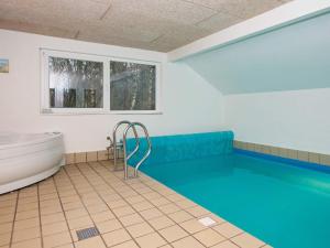 Piscina de la sau aproape de Family Fun with Indoor Pool - By Traum Ferienwohnungen