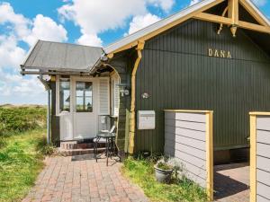 Το κτήριο όπου στεγάζεται  η παραθεριστική κατοικία