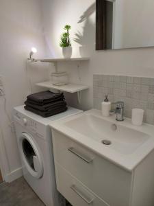 Kuchyň nebo kuchyňský kout v ubytování Caen quartier Maladrerie appartement 2 personnes