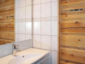 Koupelna v ubytování 11 person holiday home in SÄLEN-By Traum