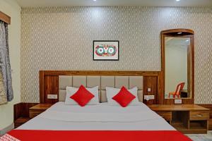 Gallery image of OYO Flagship GV Palace in Kakarmatha