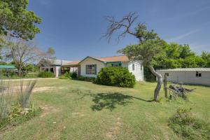 Κήπος έξω από το Relax By Lake, Hike From Your Door Whitney Home