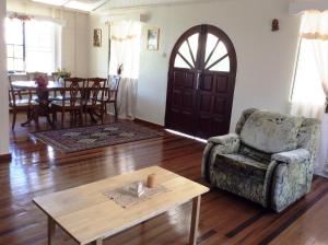 ジョージタウンにあるThree Bedroom Holiday Accommodationのギャラリーの写真