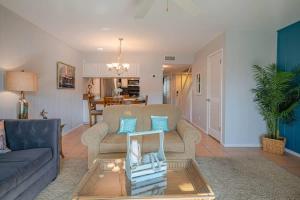 Istumisnurk majutusasutuses Seaside Cottage with water views!