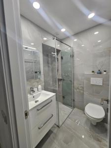 Ένα μπάνιο στο Apartament Centre