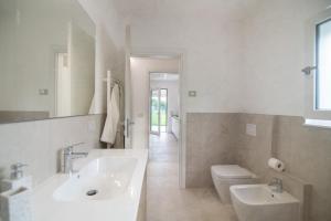 Bilik mandi di Armonia Suites - Aria e Fuoco +24 gambar