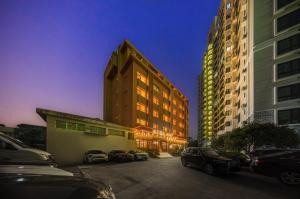 El edificio en el que está el hotel