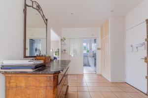 Dapur atau dapur kecil di Appartement cosy 3 chambres avec jardin clos proche de Paris +7 gambar