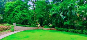 En have udenfor Luxury Florida 5Bhk Villa Alibaug