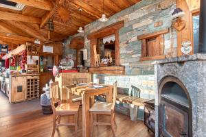 Kuchyň nebo kuchyňský kout v ubytování Affittacamere Jour Et Nuit