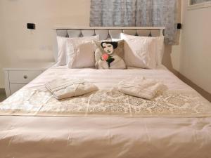 Postel nebo postele na pokoji v ubytování גל גולן של רשת לב הגולן - סוויטות מדהימות עם בריכה משתופת