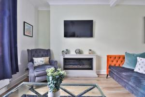 Posezení v ubytování Neath Valley – Family Haven near Waterfalls