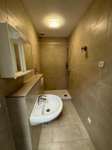 Ένα μπάνιο στο Exclusive City Studios im Herzen von Bielefeld - WIfi