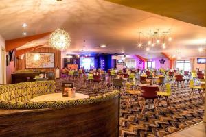 Restoran või mõni muu söögikoht majutusasutuses Caravan Beach Park - Sleeps 8 Parking & Pool