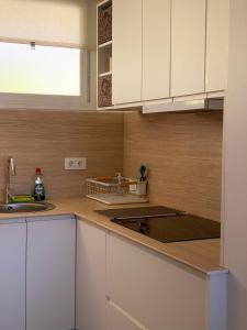 Dapur atau dapur kecil di Thegoldsand Cala Salions Tossa de Mar