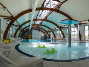 Bazén v ubytování Mobil-home haut standing - Séjour idéal entre Lac & Océan ! nebo v jeho okolí + 12 fotografií