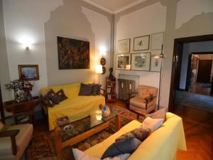 Χώρος καθιστικού στο Elegant Holiday Home in Faenza with Garden and Pool