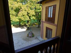 Κήπος έξω από το Elegant Holiday Home in Faenza with Garden and Pool