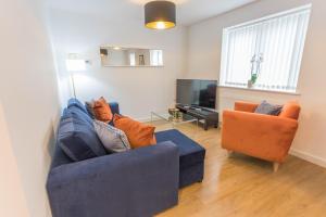 Et tv og/eller underholdning på Modern 2 Bedroom Apartment in Kidlington, Near Oxford Airport & Blenheim Palace