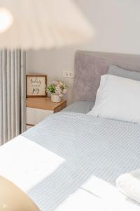 Gallery image of Green Apartment Ha Long in Ha Long +15 photos