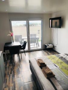 Llit o llits en una habitació de Panoramic studio