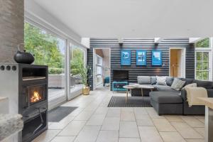 Posezení v ubytování 8863-Glesborg-P-Due-Jensens-Vej-3