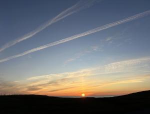Вид на восход или закат из мотеля или места поблизости