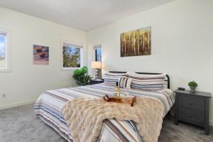 Postel nebo postele na pokoji v ubytování Overlook 29 with Wintergreen Advantage + 13 fotografií