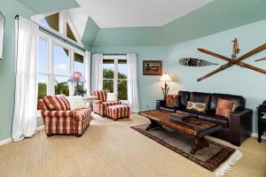a living room with a couch and chairs and a table at Shenandoah Ridge 05 with Wintergreen Advantage in Wintergreen