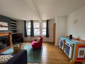 Posezení v ubytování Riverside central 3 bedroom house