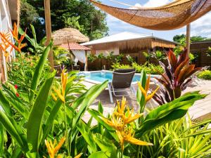 Piscina de la sau aproape de Coco Soley