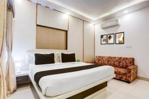 Postel nebo postele na pokoji v ubytování Townhouse OAK R R Palace + 47 fotografií