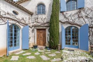 Κήπος έξω από το Historic Villa 9 people Private Pool near Cannes