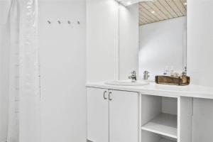 Fotografie z fotogalerie ubytování 1457-Aakirkeby-Holsteroddevej-14 v destinaci Vester Sømarken