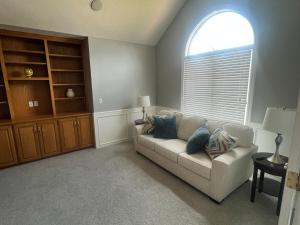 Fotografie z fotogalerie ubytování Luxury Home! Walking distance to golf! v destinaci Omaha