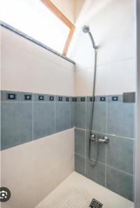 Ένα μπάνιο στο Central Located Rooms Lagos