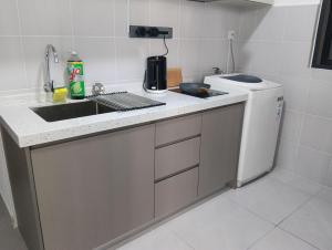 Nhà bếp/bếp nhỏ tại 168 Mall Selayang Batu Caves Totoro Theme Residence